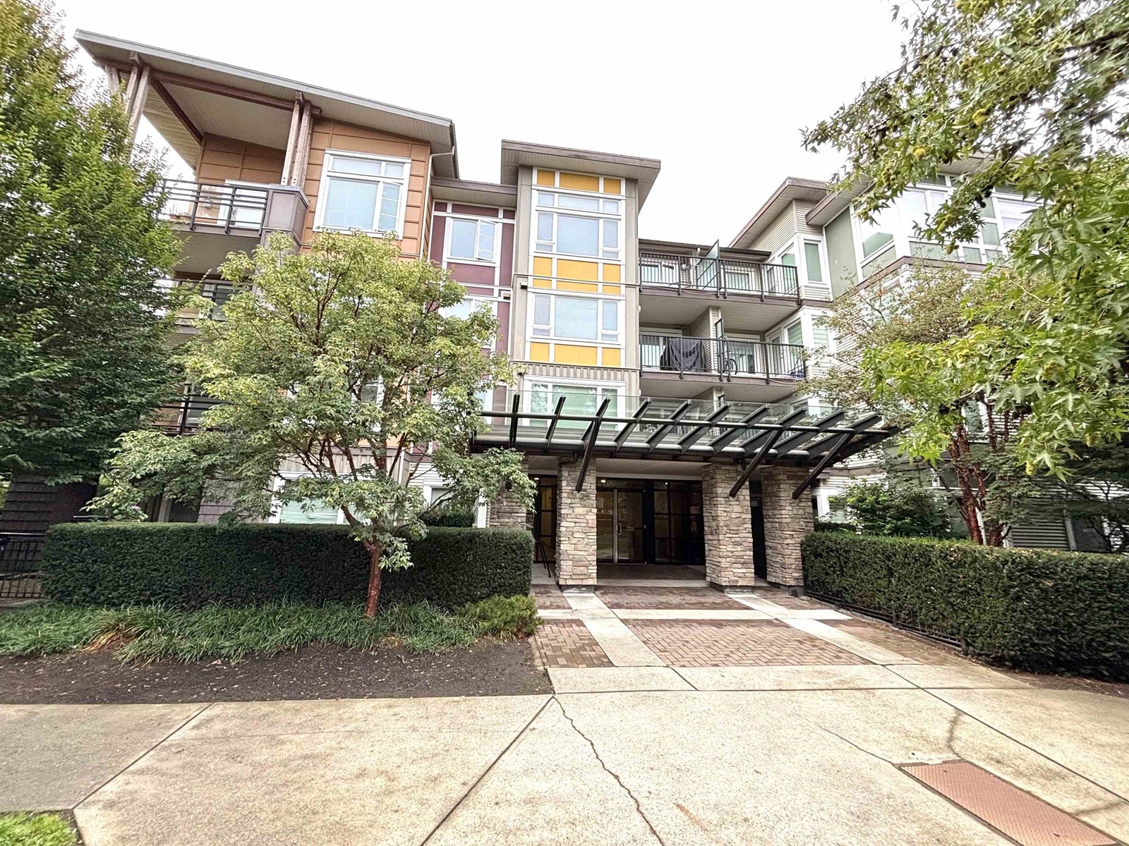 13740 75a Avenue Unit 304, Surrey, BC V3W 0E8