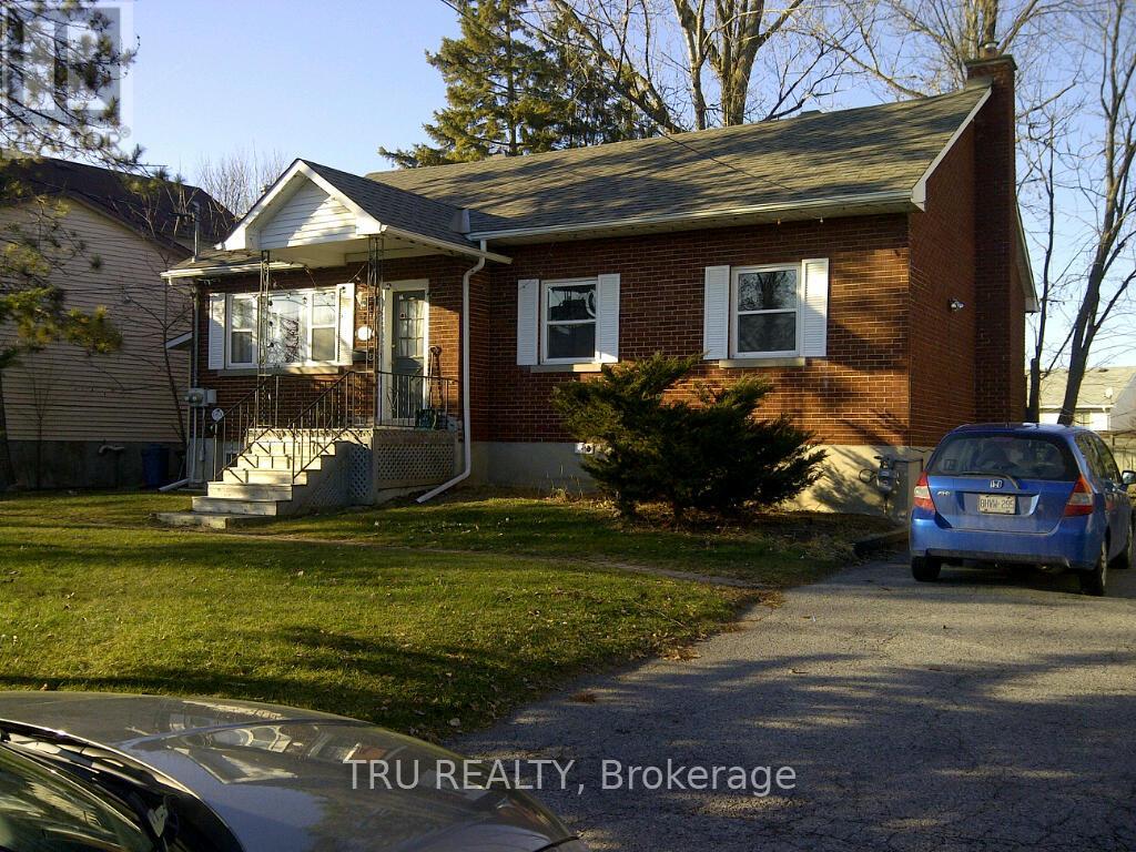 1567 Goth Ave, Ottawa, ON K1T 1E3