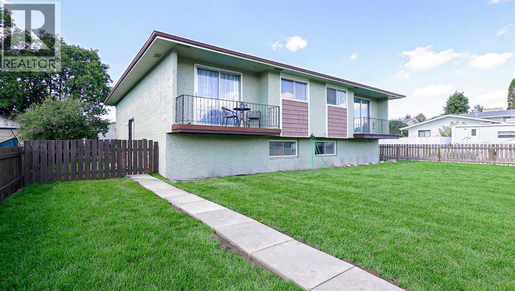 48 Clelland Cres SE, Medicine Hat, AB T1B 1M7