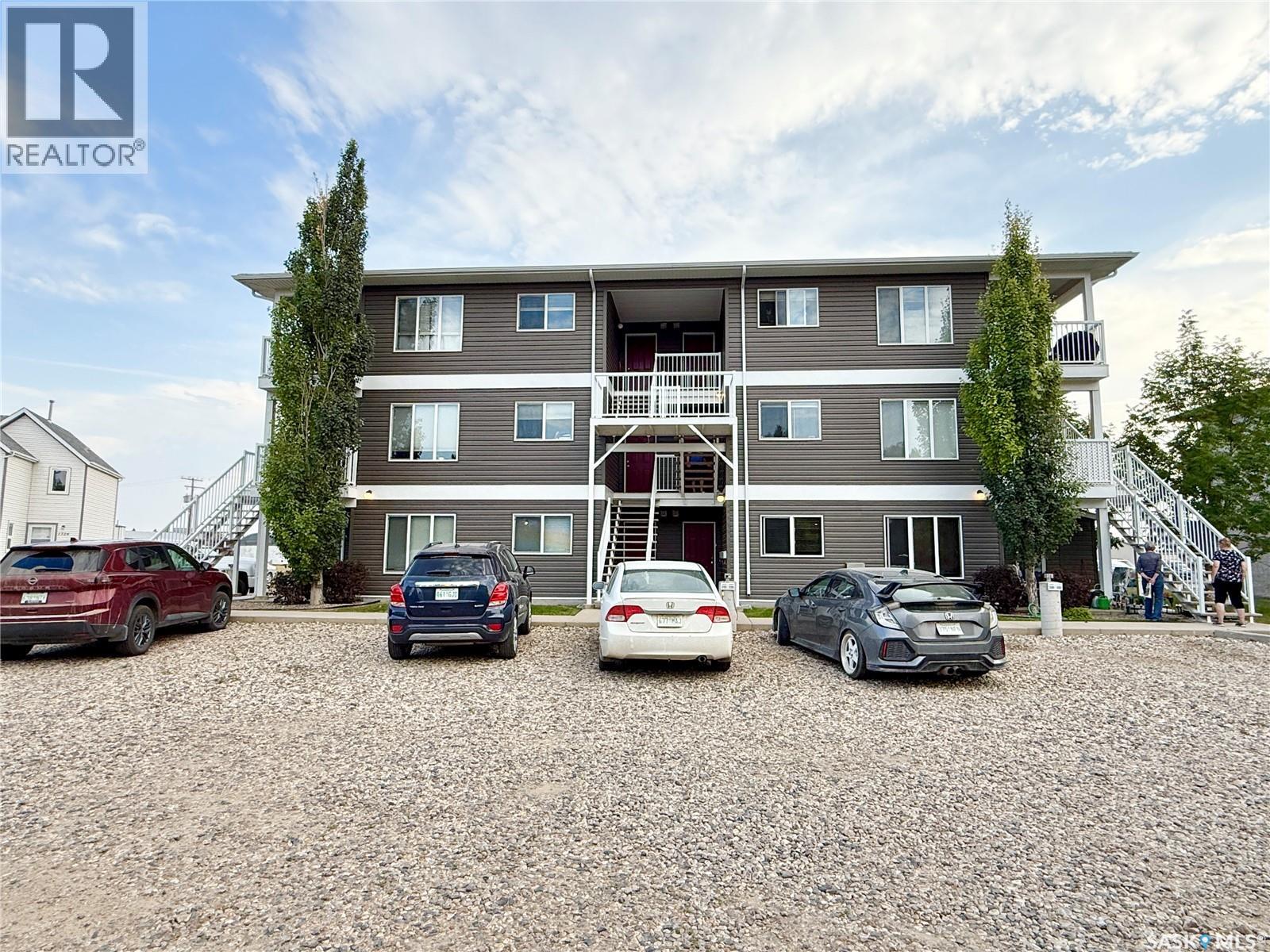 1638 Clark Avenue Unit 101, Weyburn, SK S4H 3G3