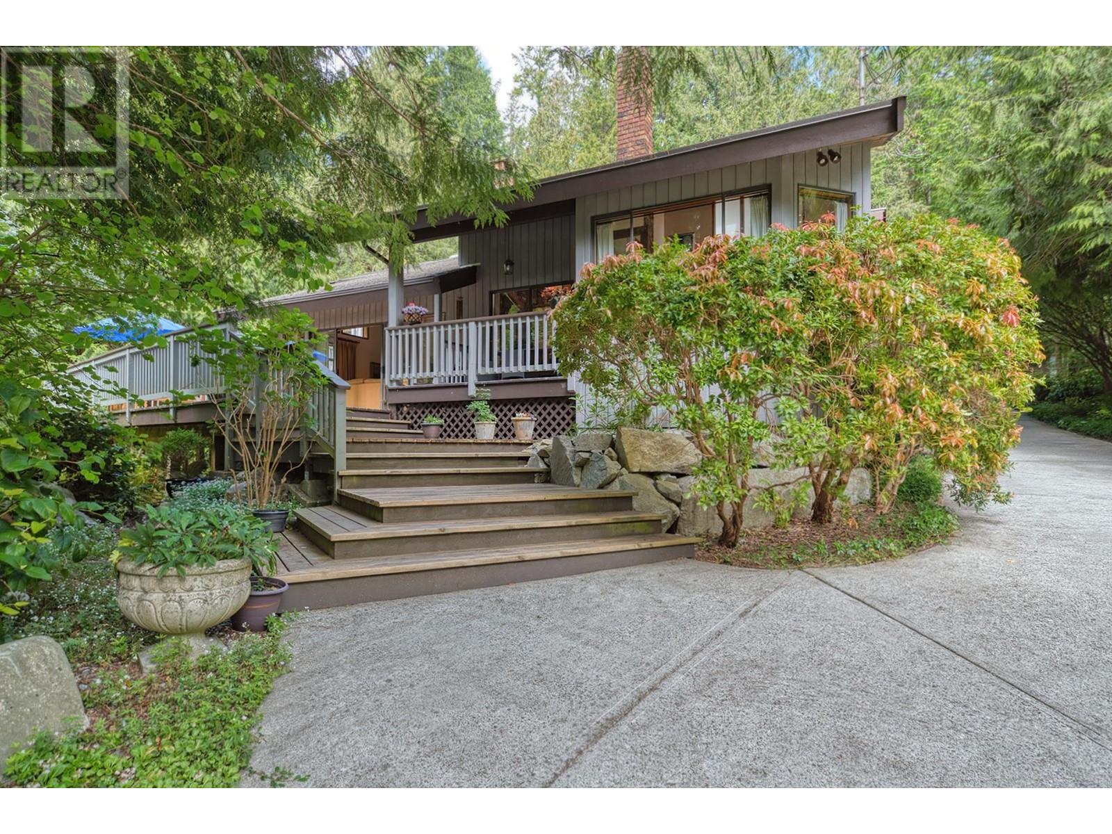 2024 Cassidy Rd, Roberts Creek, BC V0N 2W5