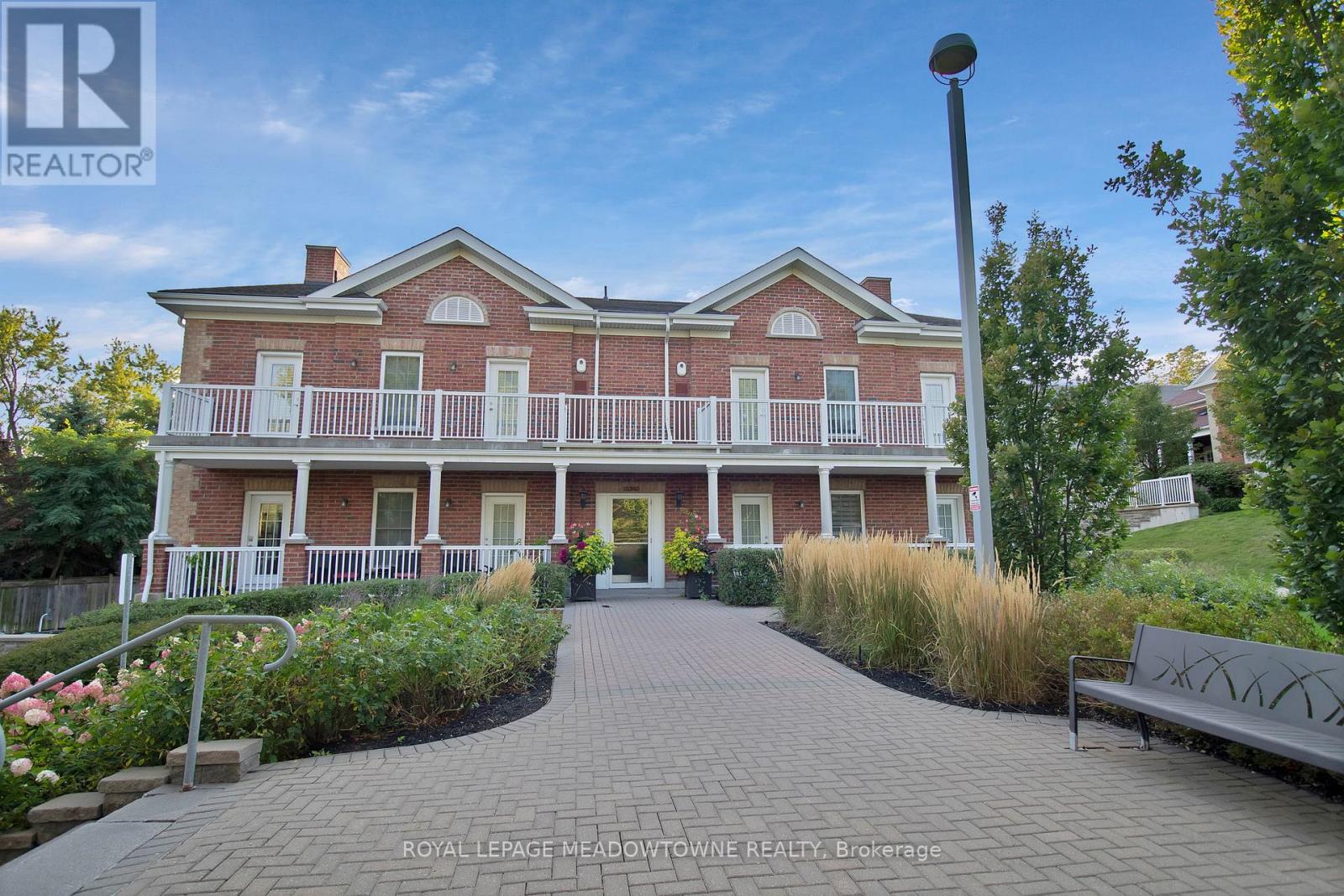 301 10360 Islington Ave, Vaughan, ON L0J 1C0