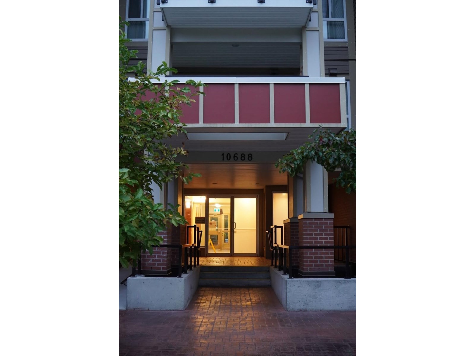10688 140 Street Unit 116, Surrey, BC V3T 0M6