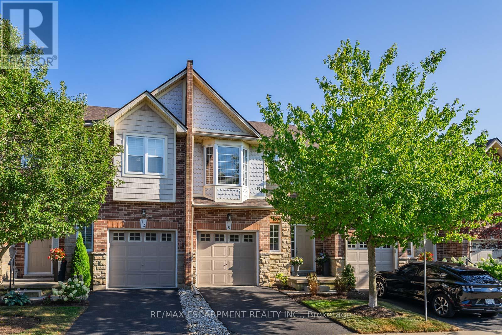 4 10 Liddycoat Ln, Hamilton, ON L9G 0A7
