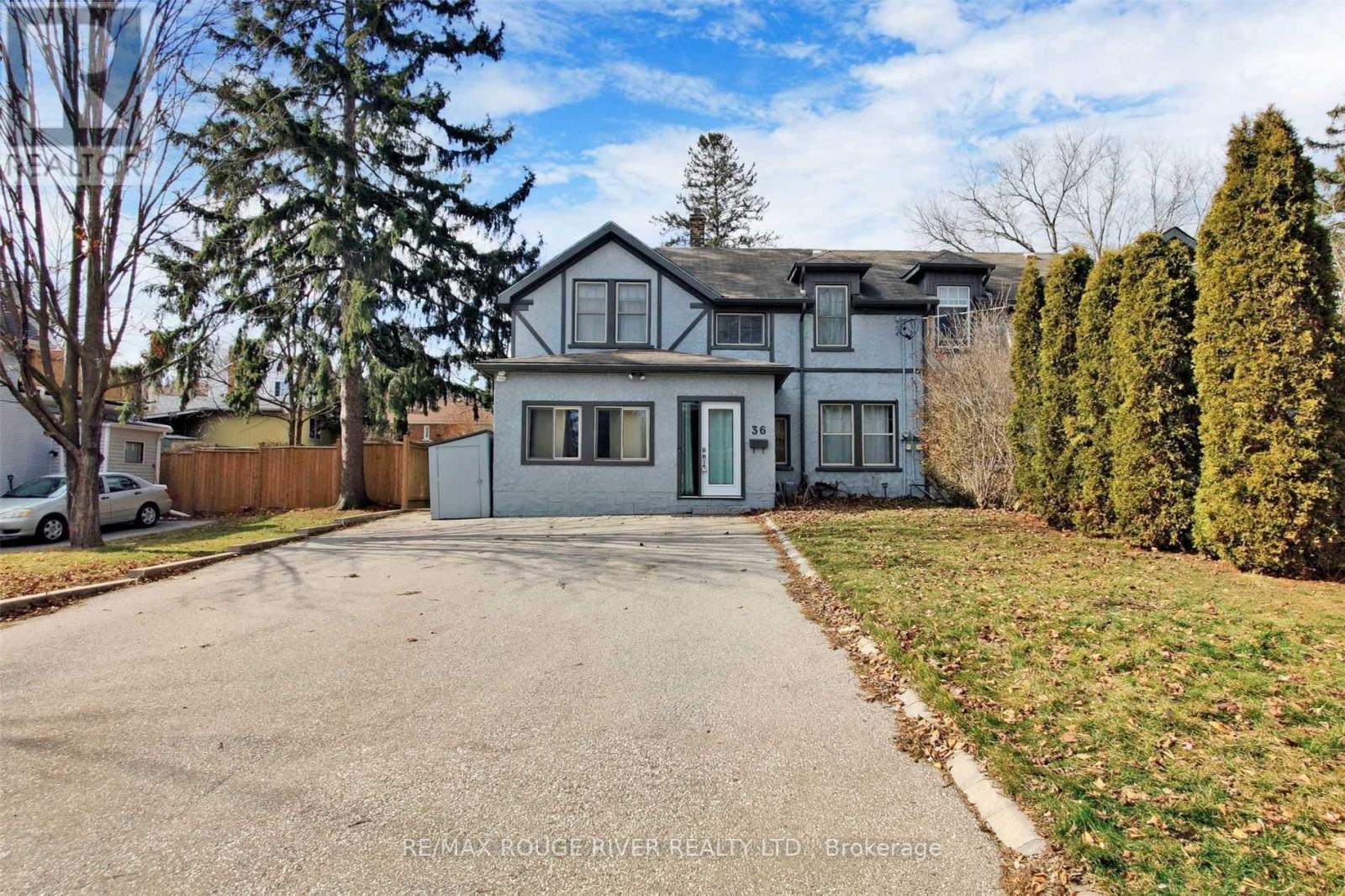 36 John St, Cambridge, ON N1S 2V4