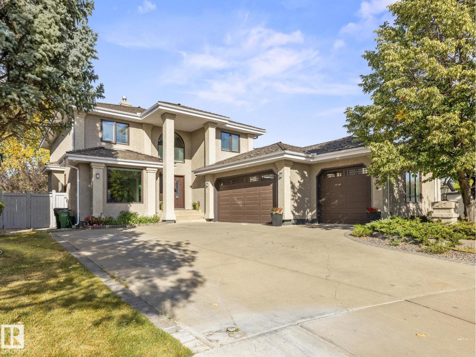 324 Carmichael Wd NW, Edmonton, AB T6R 2K6