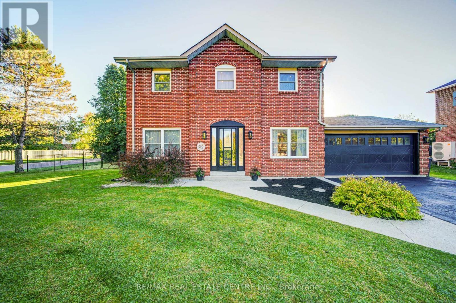 32 Agnes St, Caledon, ON L7K 0C6