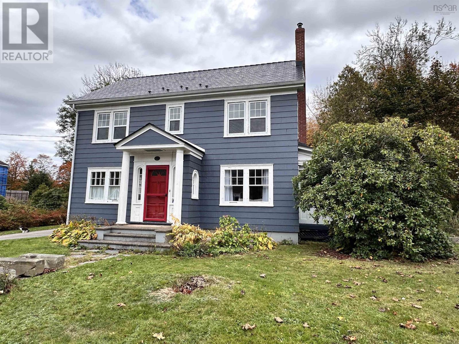 79 Waterloo St, Liverpool, NS B0T 1K0