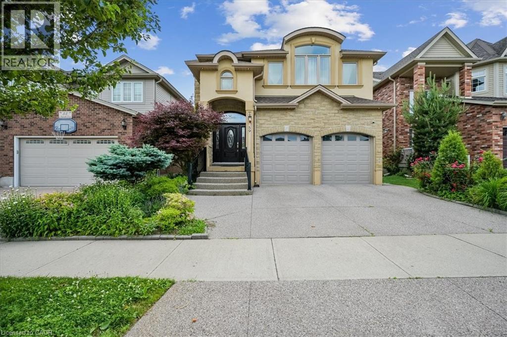 59 Newcastle Dr, Kitchener, ON N2R 1X2