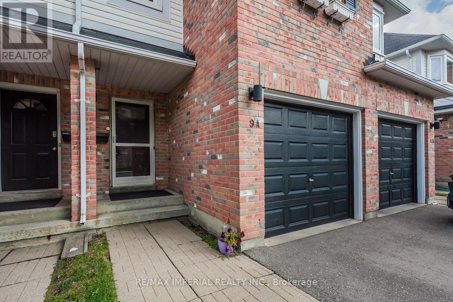 9 Unit 81 Northern Heights Dr #a, Richmond Hill, ON L4B 4C9