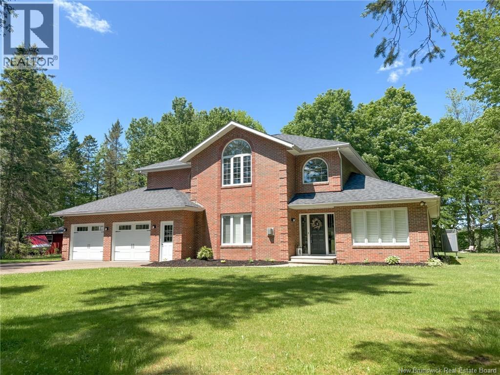 119 Grant St, Woodstock, NB E7M 3Y5
