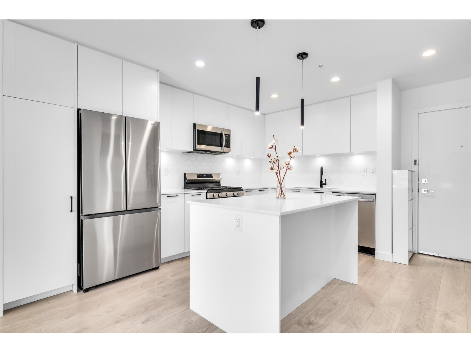 8379 201 Street Unit 302, Langley, BC V2Y 3S6
