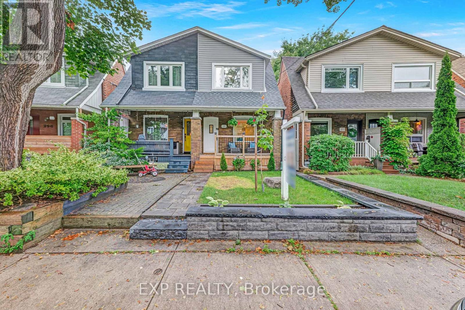 298 Gainsborough Rd, Toronto, ON M4L 3C6