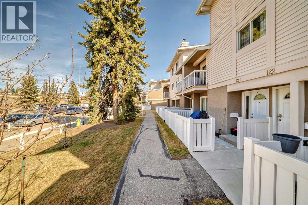 3015 51 Street Sw Unit 122, Calgary, AB T3E 6N5