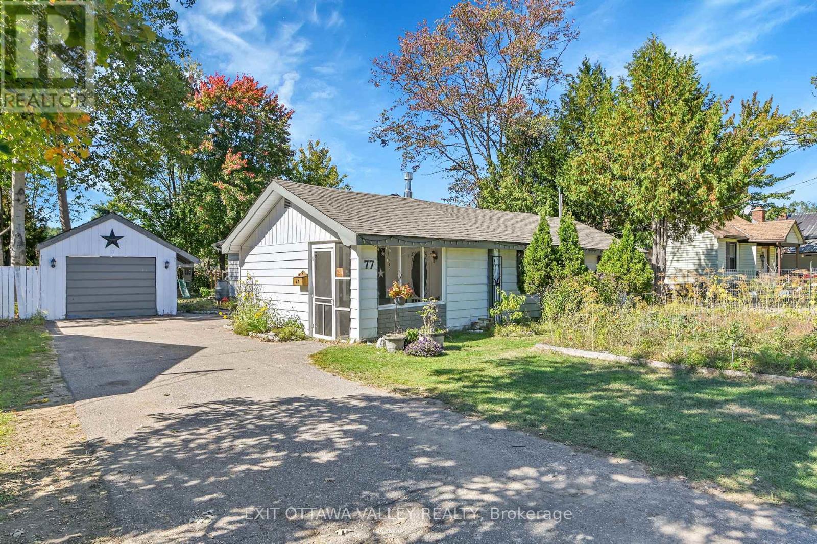 77 Doran St, Petawawa, ON K8H 1R3