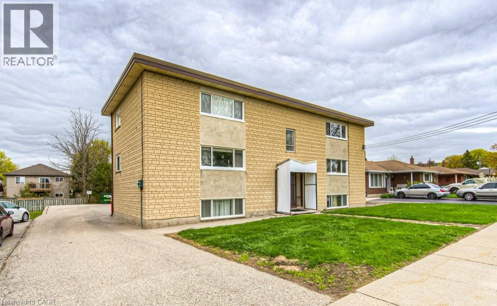 24 Cait Ave, Kitchener, ON N2C 1G4