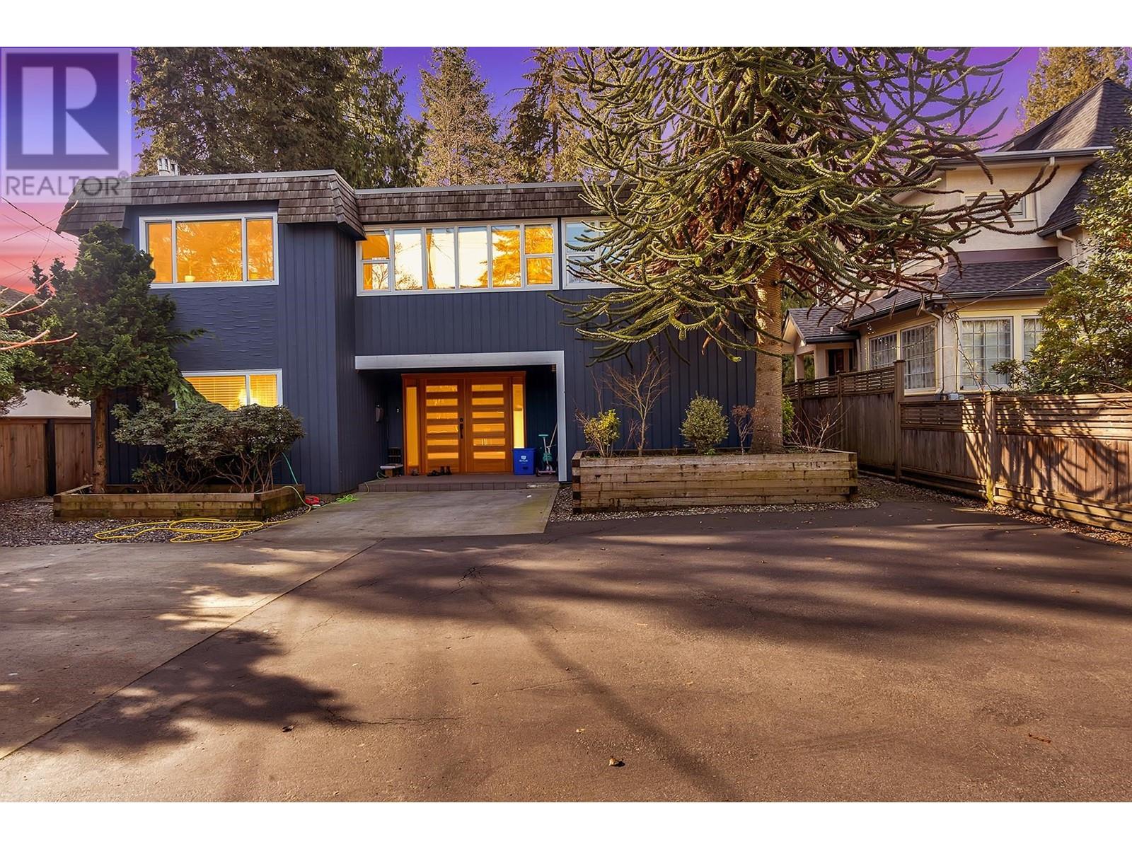 2505 William Ave, North Vancouver, BC V7K 1Z2