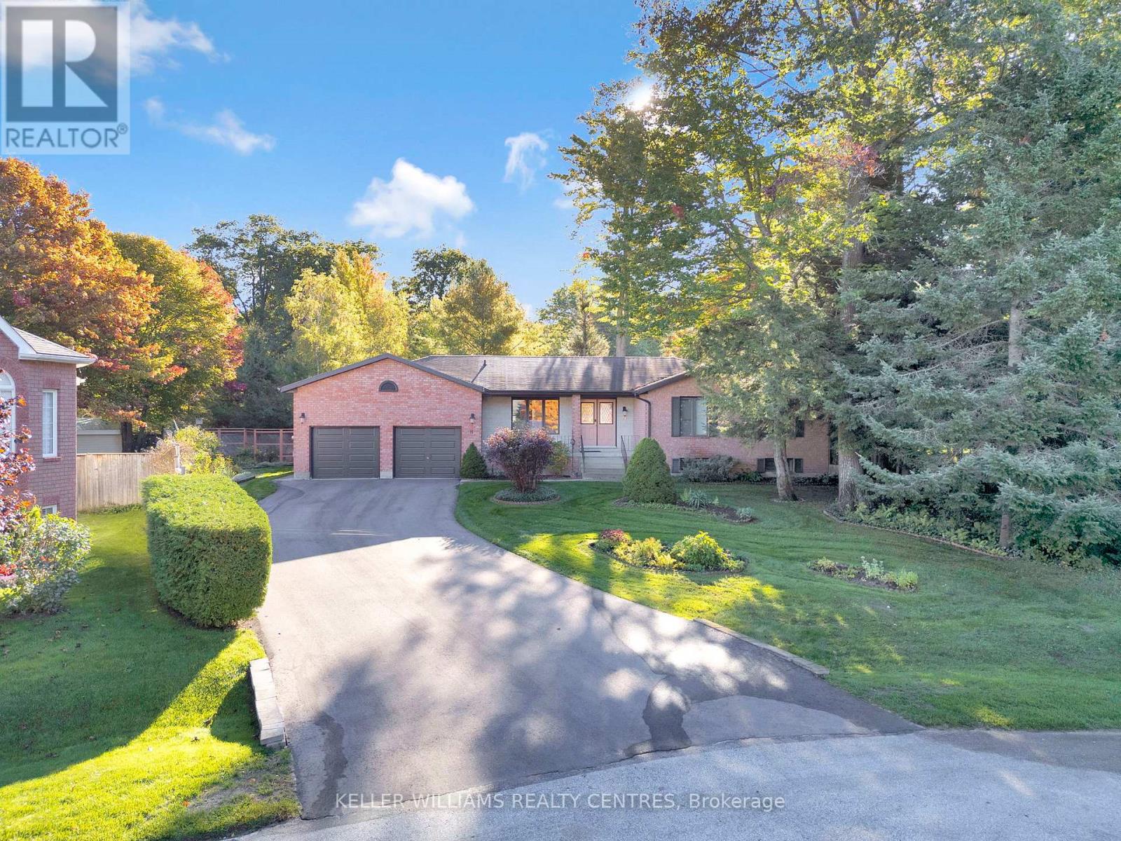 11 Birchmount Cir, Wasaga Beach, ON L9Z 1H8