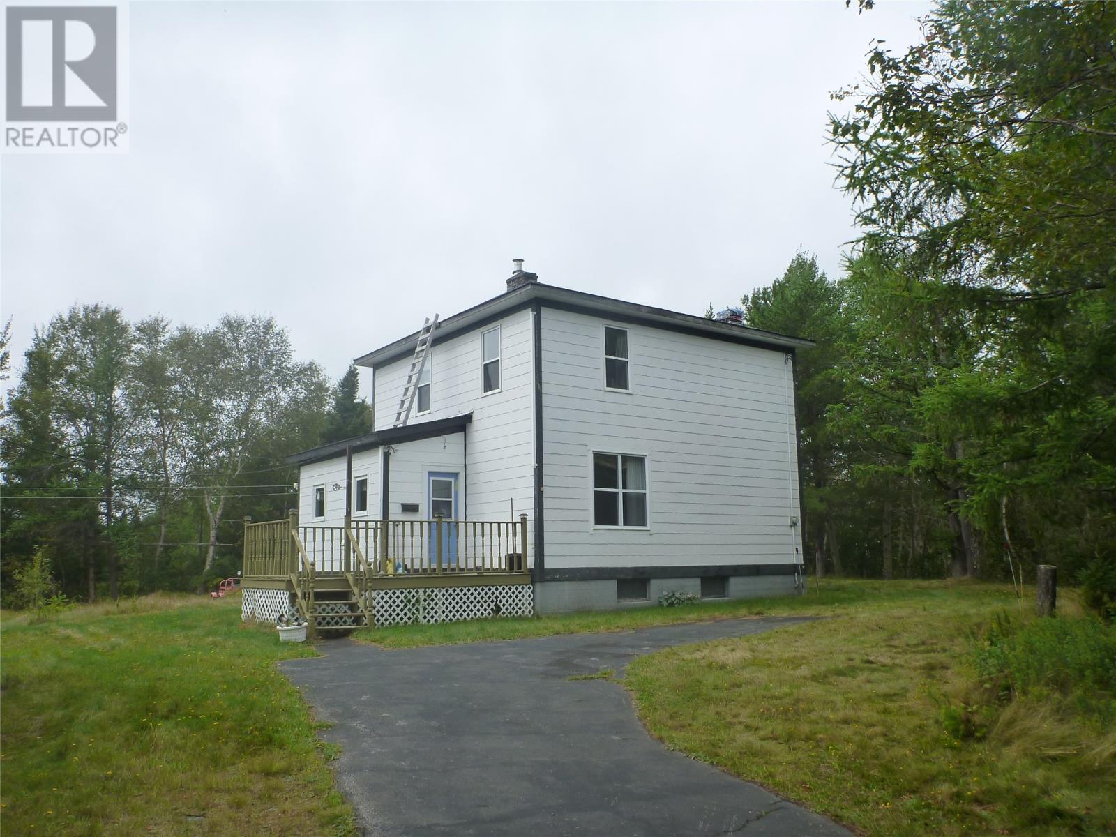 15 Loop Rd, Terra Nova, NL A0C 1L0