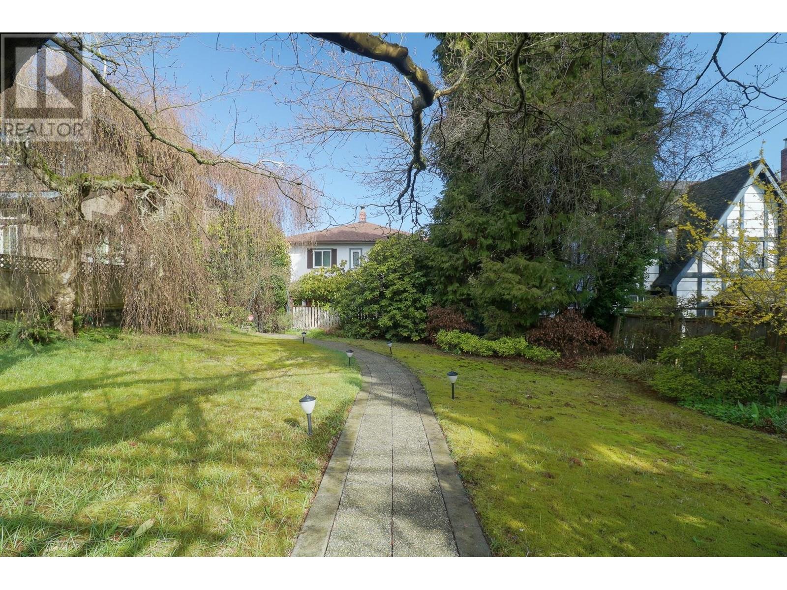 4557 W 4th Ave, Vancouver, BC V6R 1R4