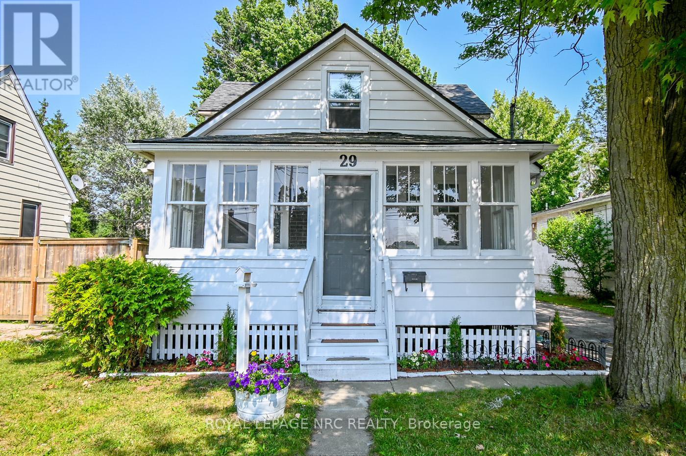 29 Erie St, Port Colborne, ON L3K 4L8
