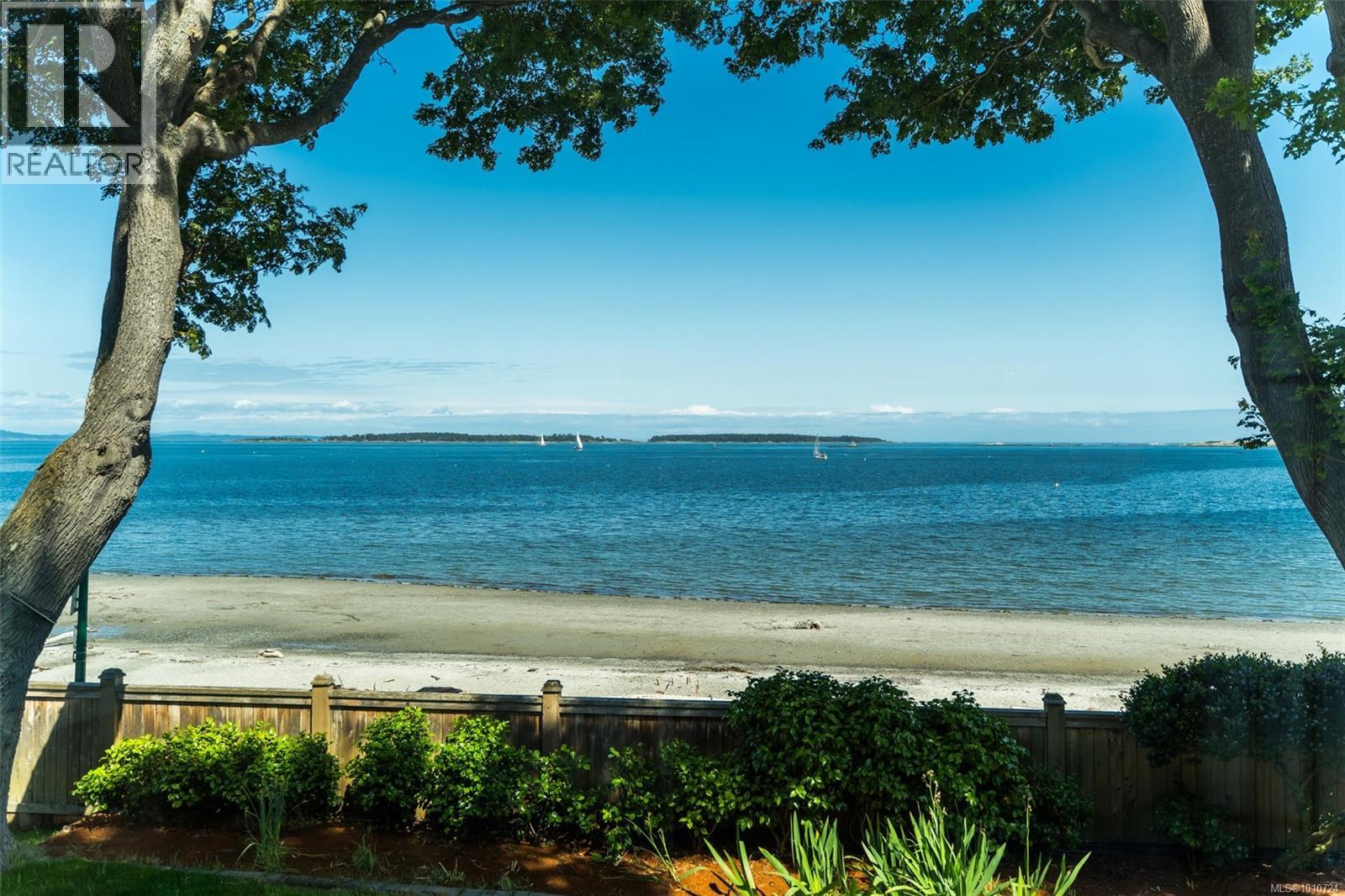 2170 Esplanade, Oak Bay, BC V8R 5H2