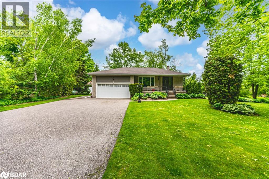 5853 Yonge St, Innisfil, ON L0L 1K0