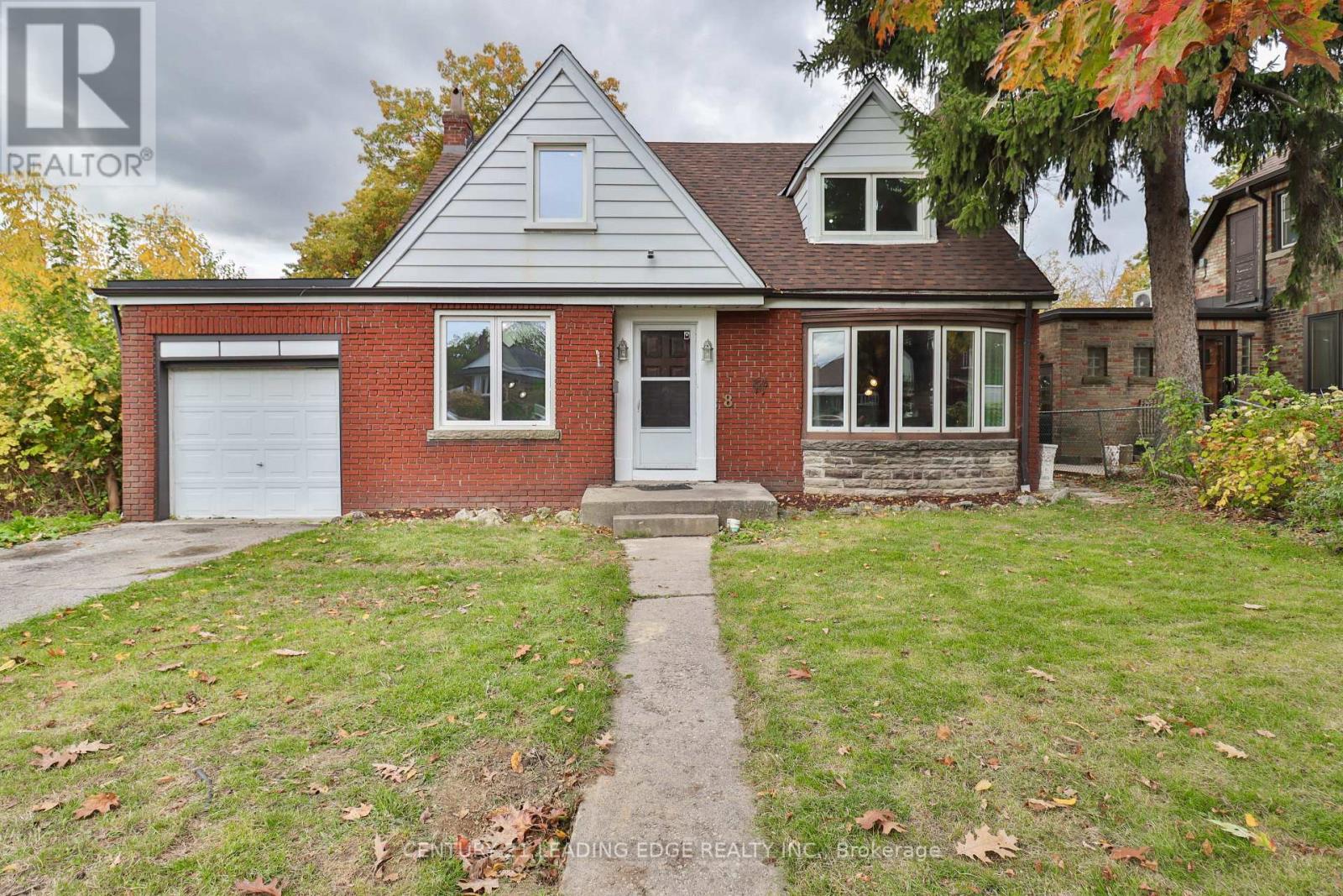 8 Landour Ave, Toronto Keelesdale-eglinton West, ON M6M 4J4