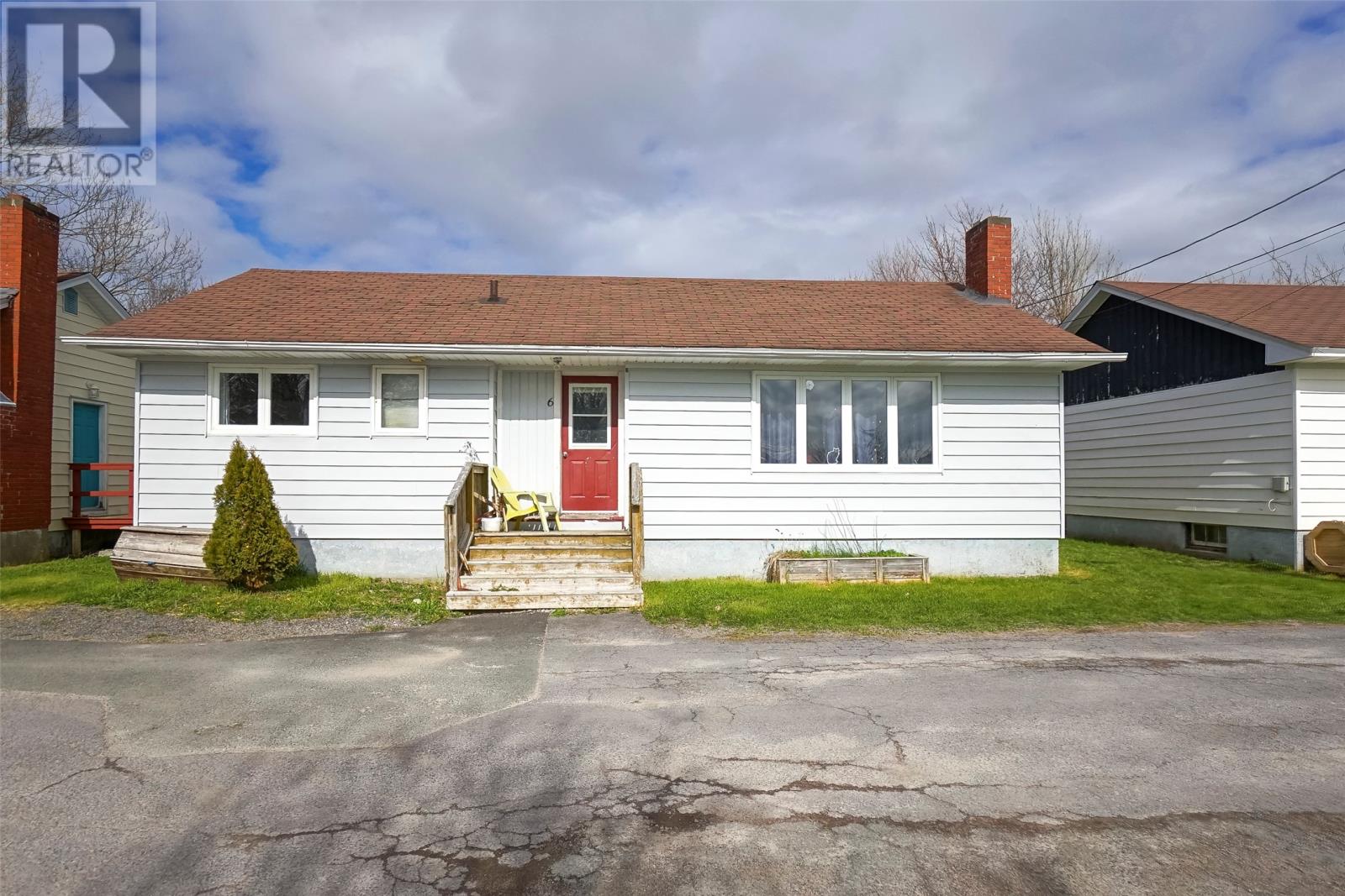 6 Bay St, Carbonear, NL A1Y 1B1