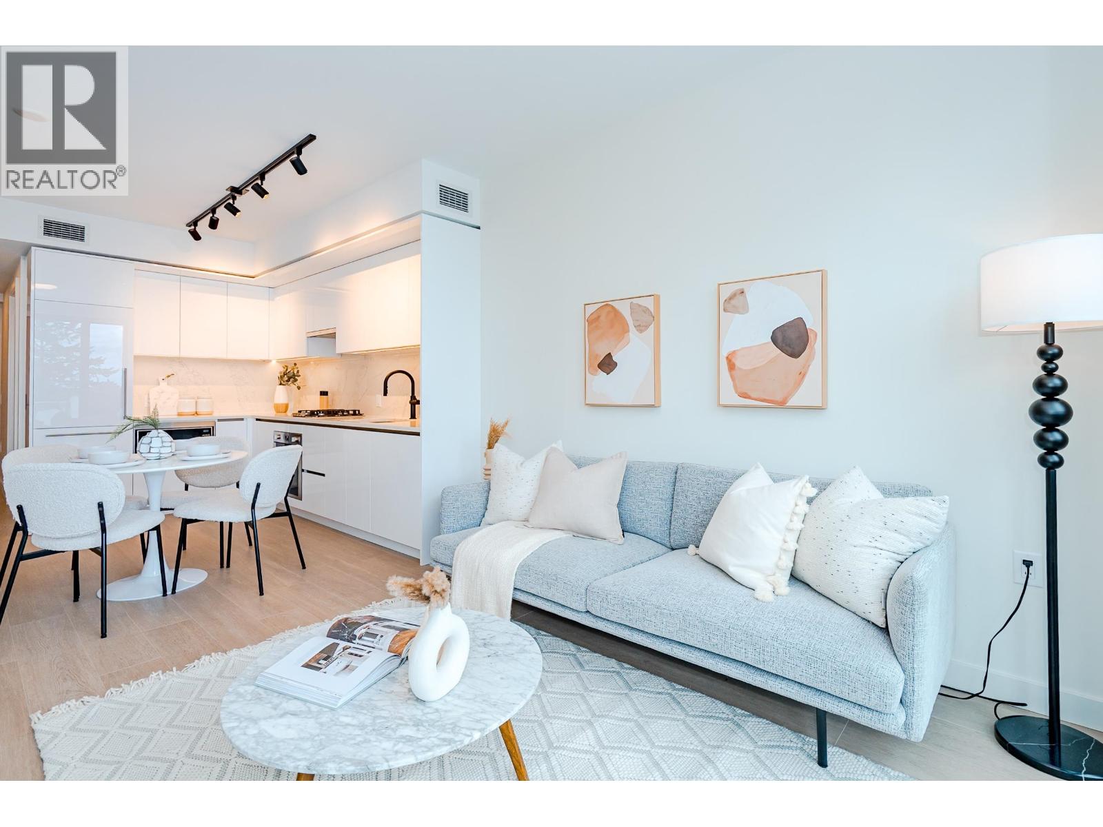 5987 Wilson Avenue Unit 306, Burnaby, BC V5H 0L7