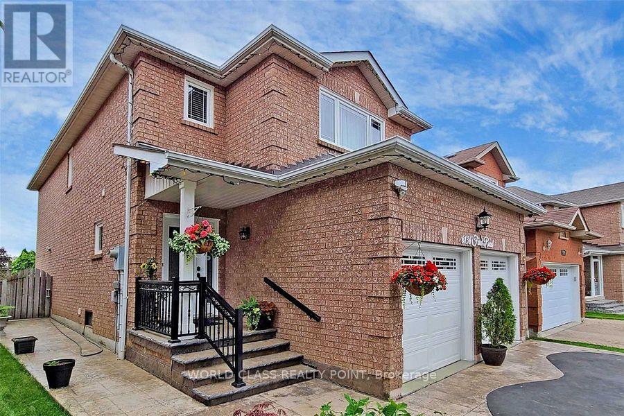 6136 Ford Rd, Mississauga, ON L5V 1X1