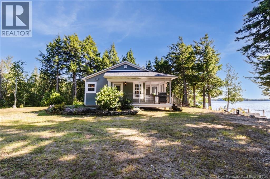 123 Duplissea Dr, Magaguadavic, NB E6K 4A8