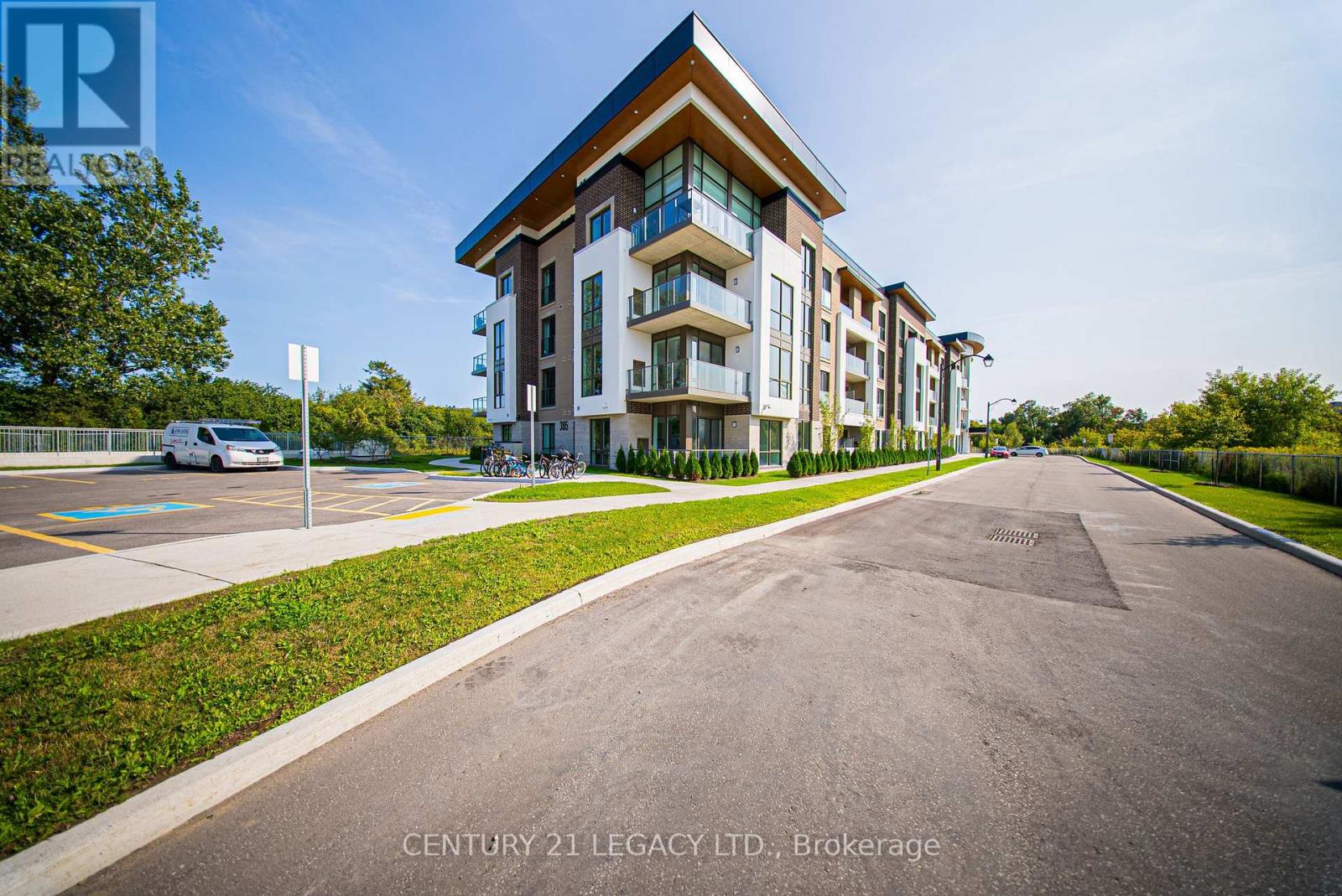 329 385 Arctic Red Dr, Oshawa Windfields, ON L1L 0H8