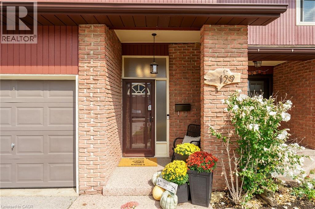 2301 Cavendish Dr, Burlington, ON L7P 3M3