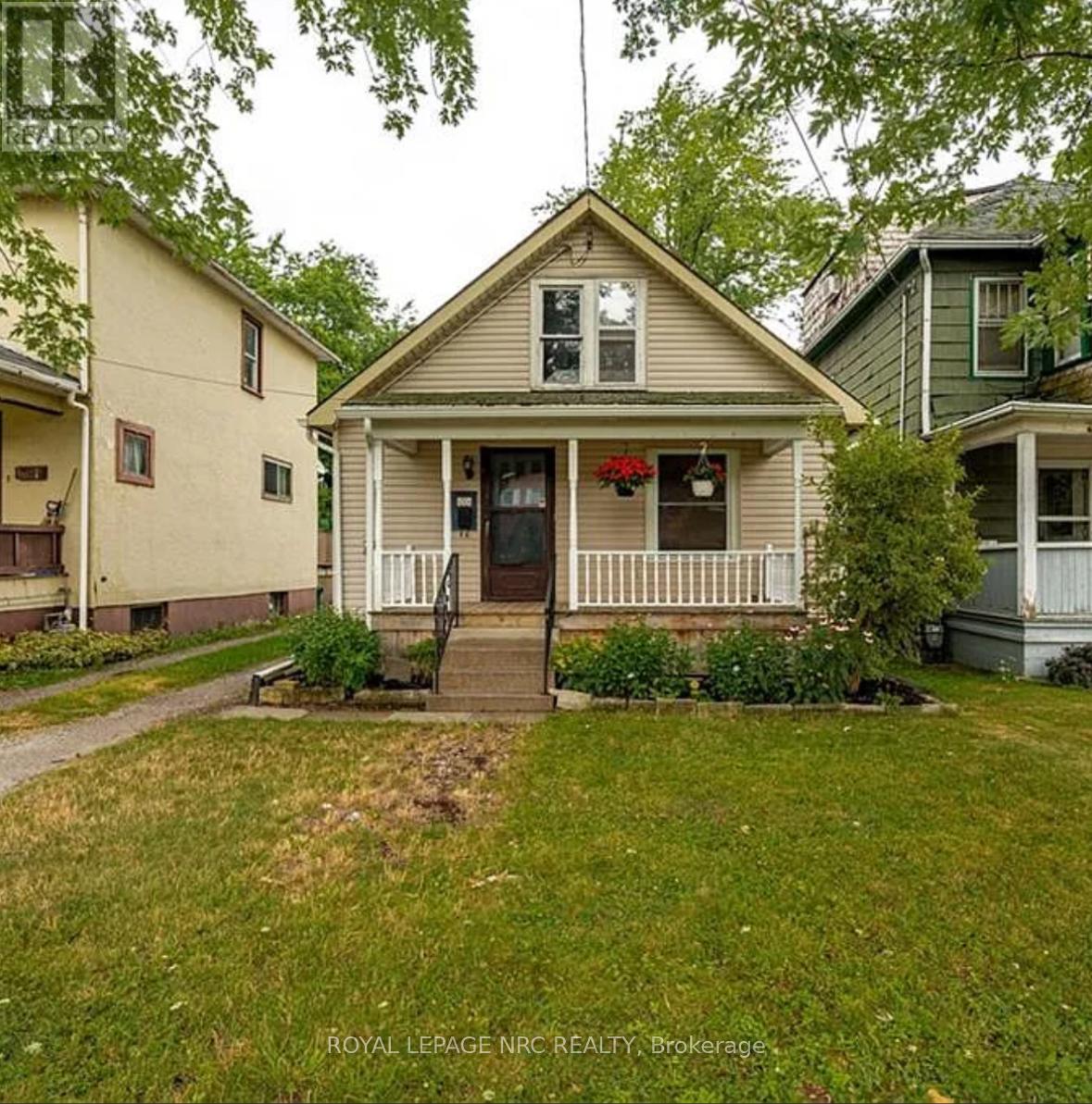 154 Maple Ave N, Welland, ON L3C 5G4