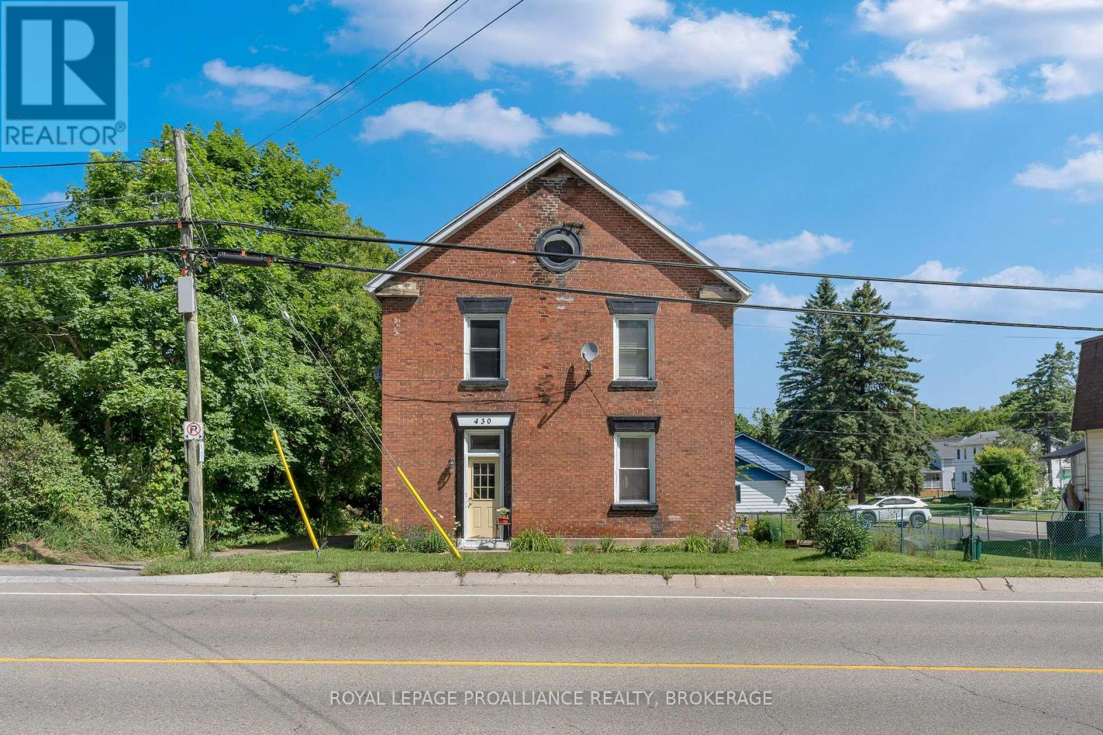 430 King St W, Gananoque, ON K7G 2G9
