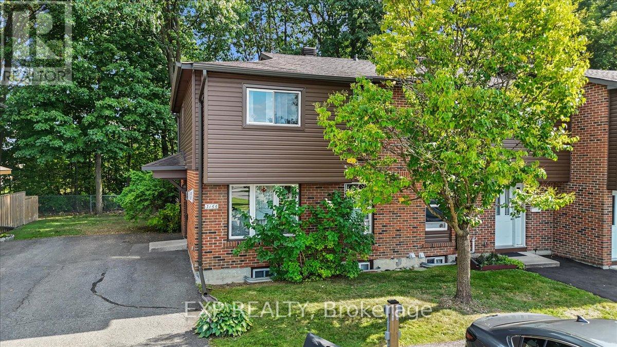 3166 Stockton Dr, Ottawa, ON K1T 1S1