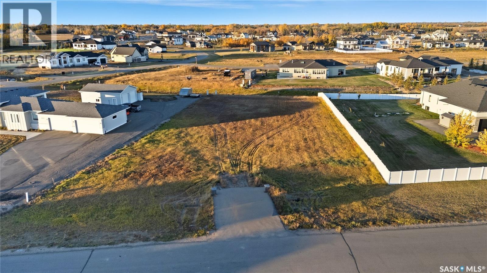 235 Edgemont Cres, Corman Park Rm No. 344, SK S7T 0Z8