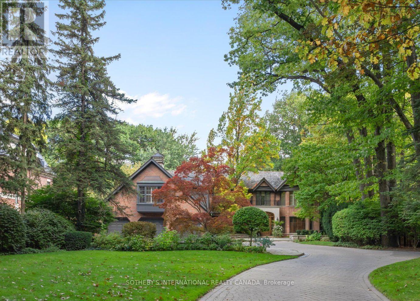 29 North Dr, Toronto, ON M9A 4R1