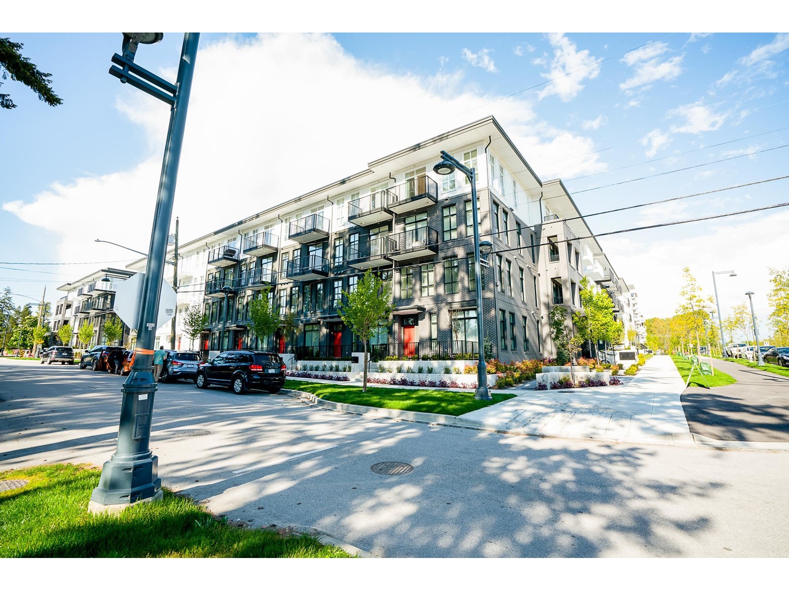 13929 105 Boulevard Unit 201, Surrey, BC V3T 2B6