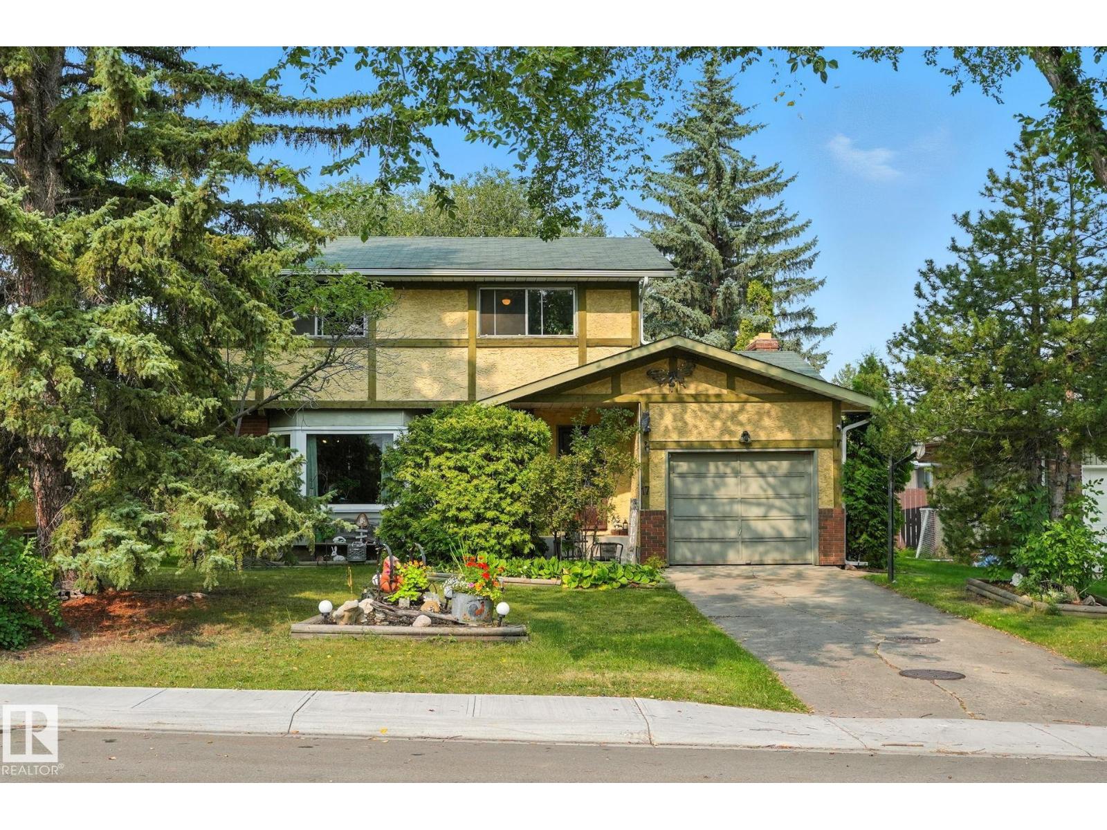 17 Marion Dr, Sherwood Park, AB T8A 2G8