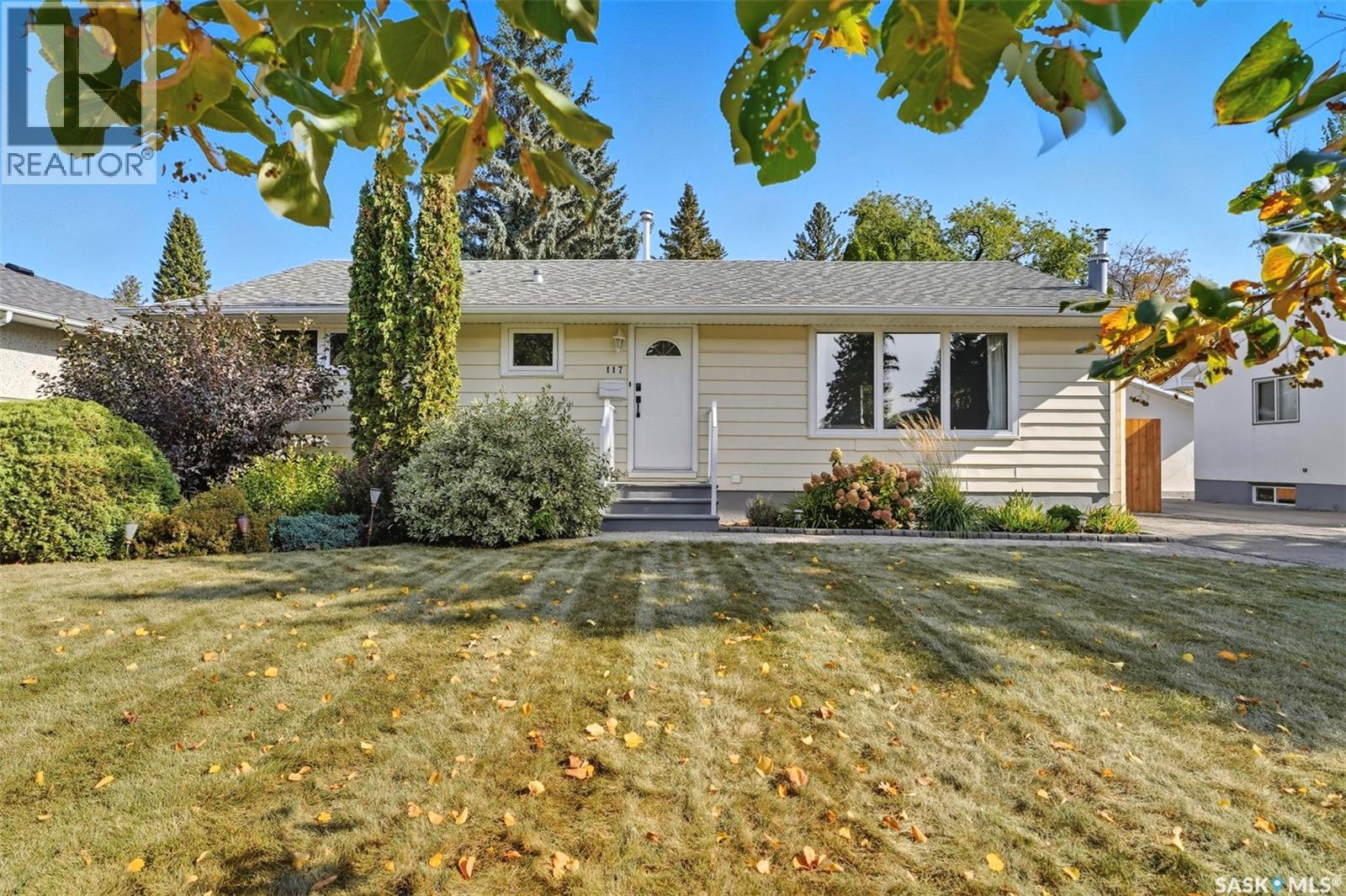 117 Wilson Cres, Saskatoon, SK S7J 2L6