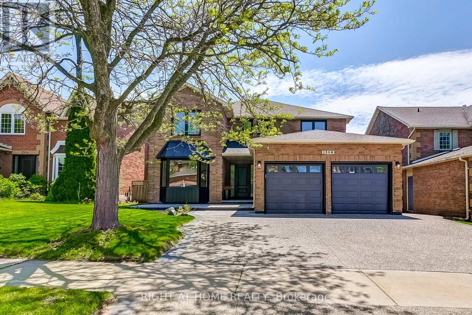 1308 Fieldcrest Ln, Oakville, ON L6M 2N6