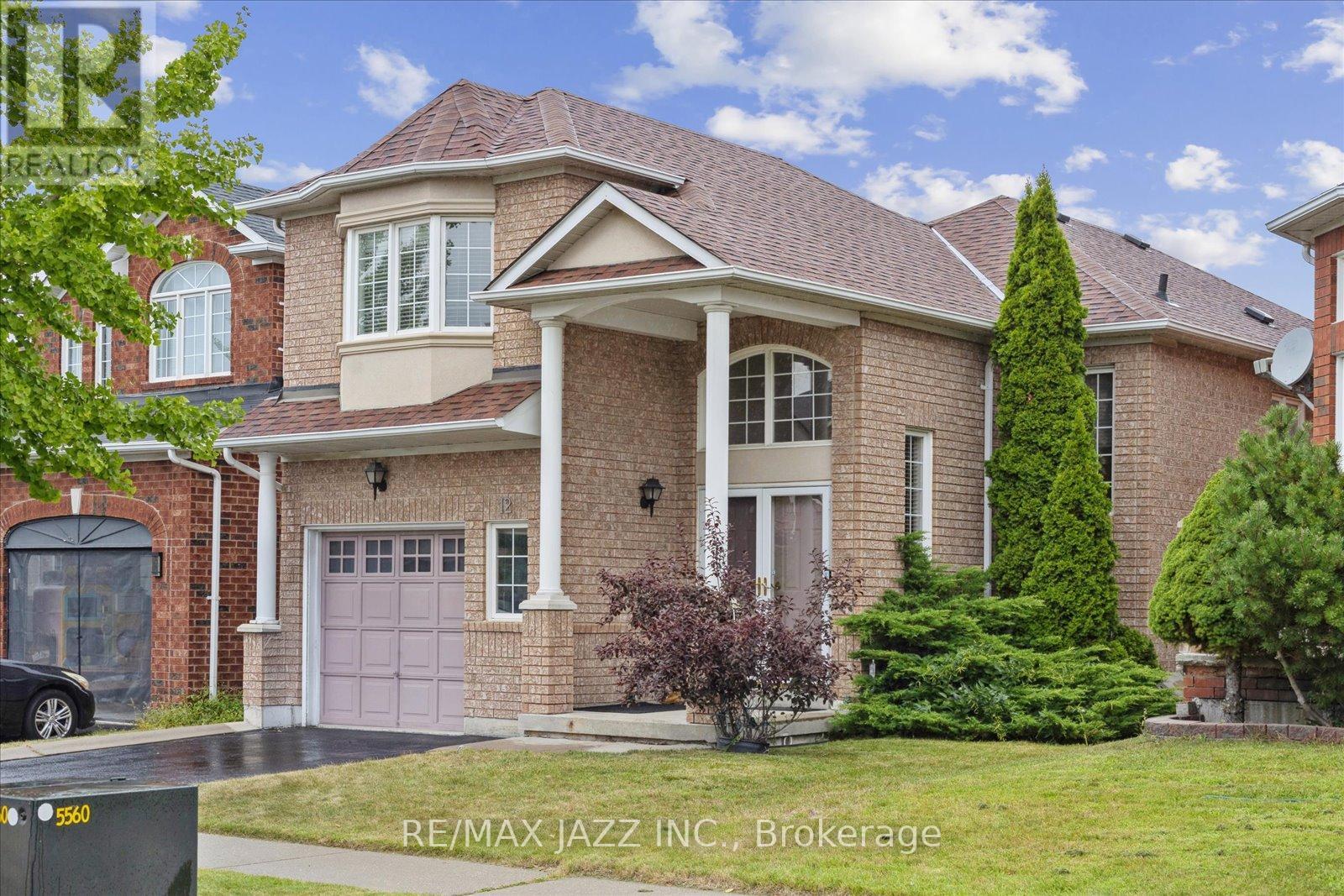 12 Lacroix Ct, Whitby, ON L1R 3B4