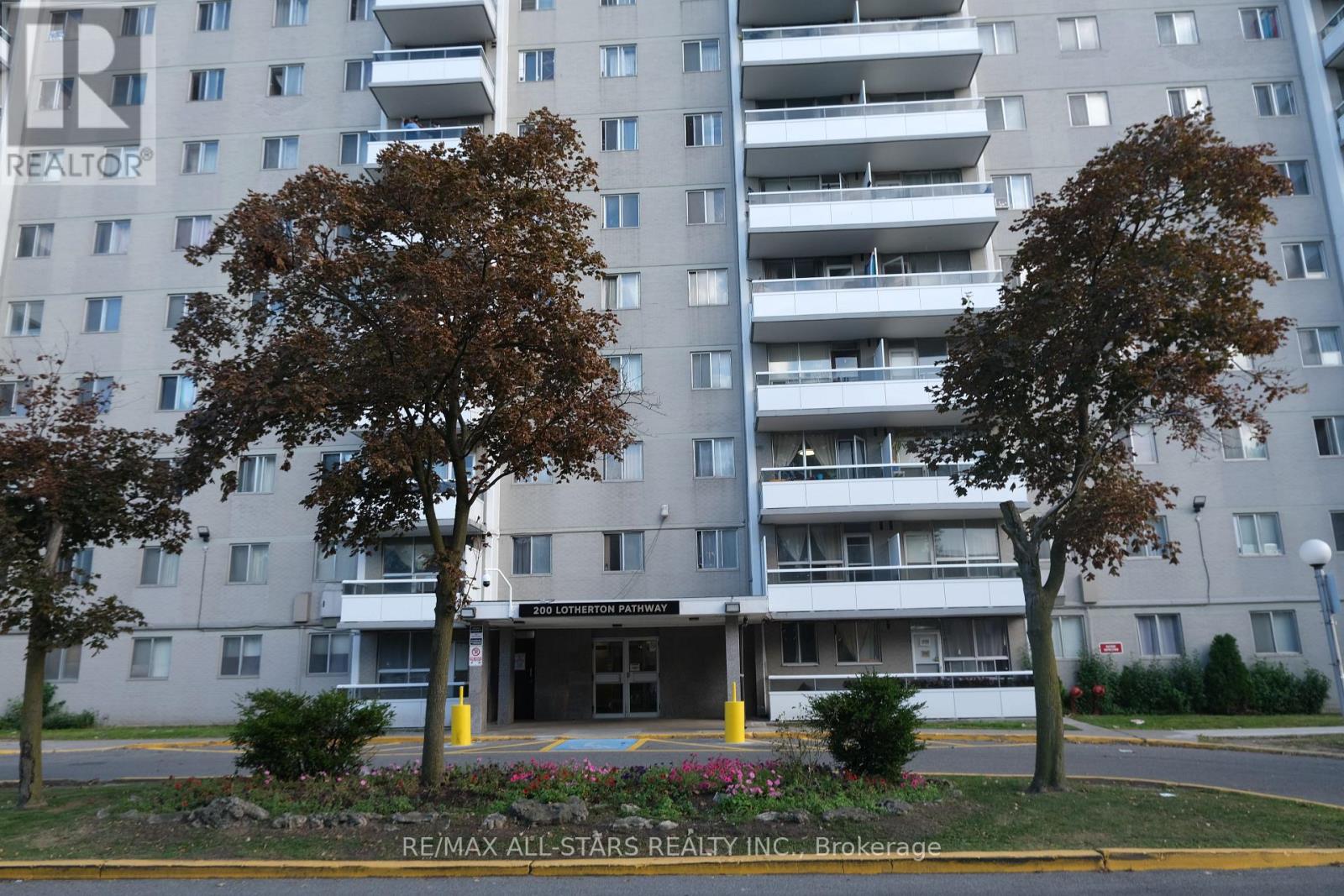 109 200 Lotherton Pathway, Toronto, ON M6B 3Y4