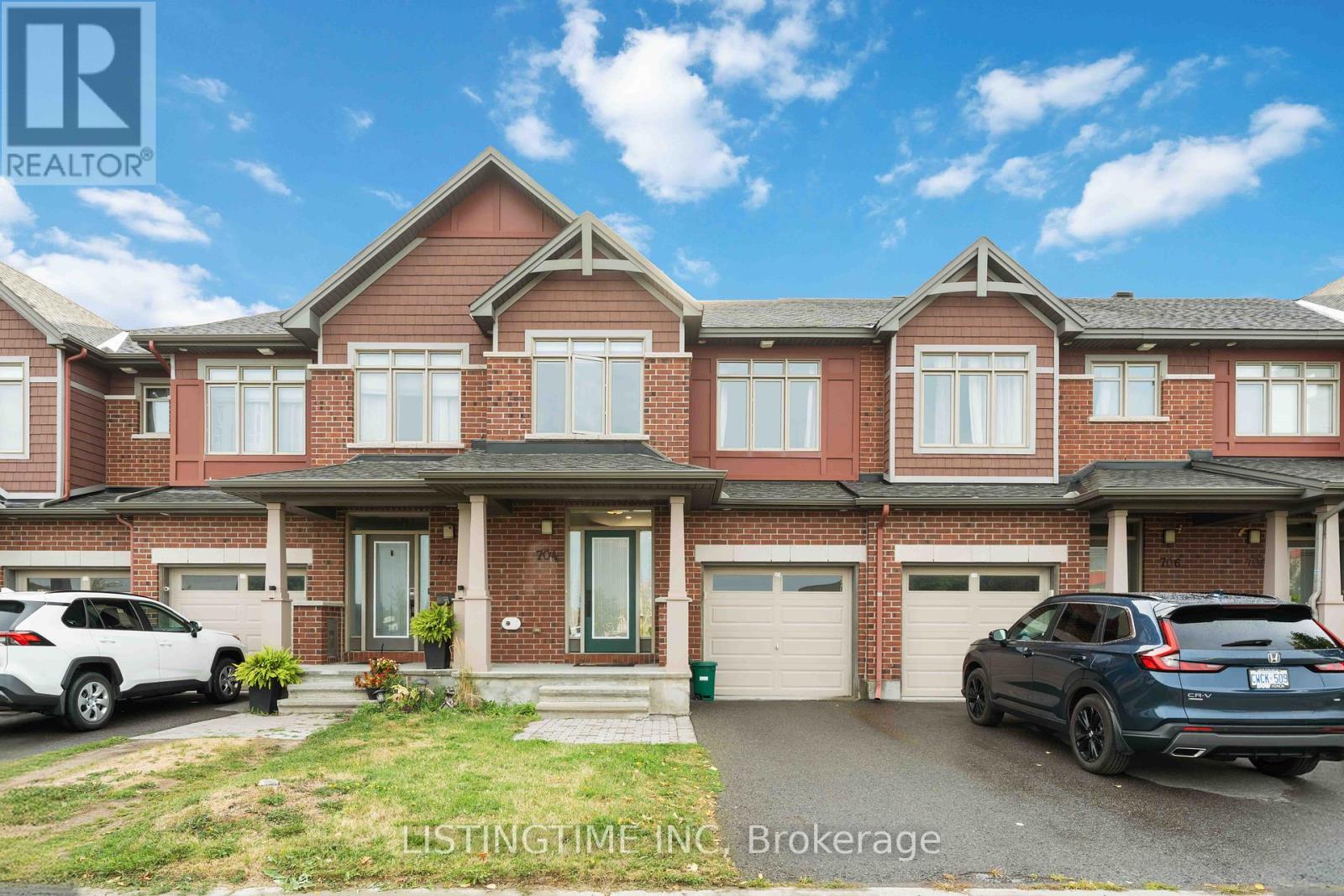 704 Brian Good Ave, Ottawa, ON K4M 0C1