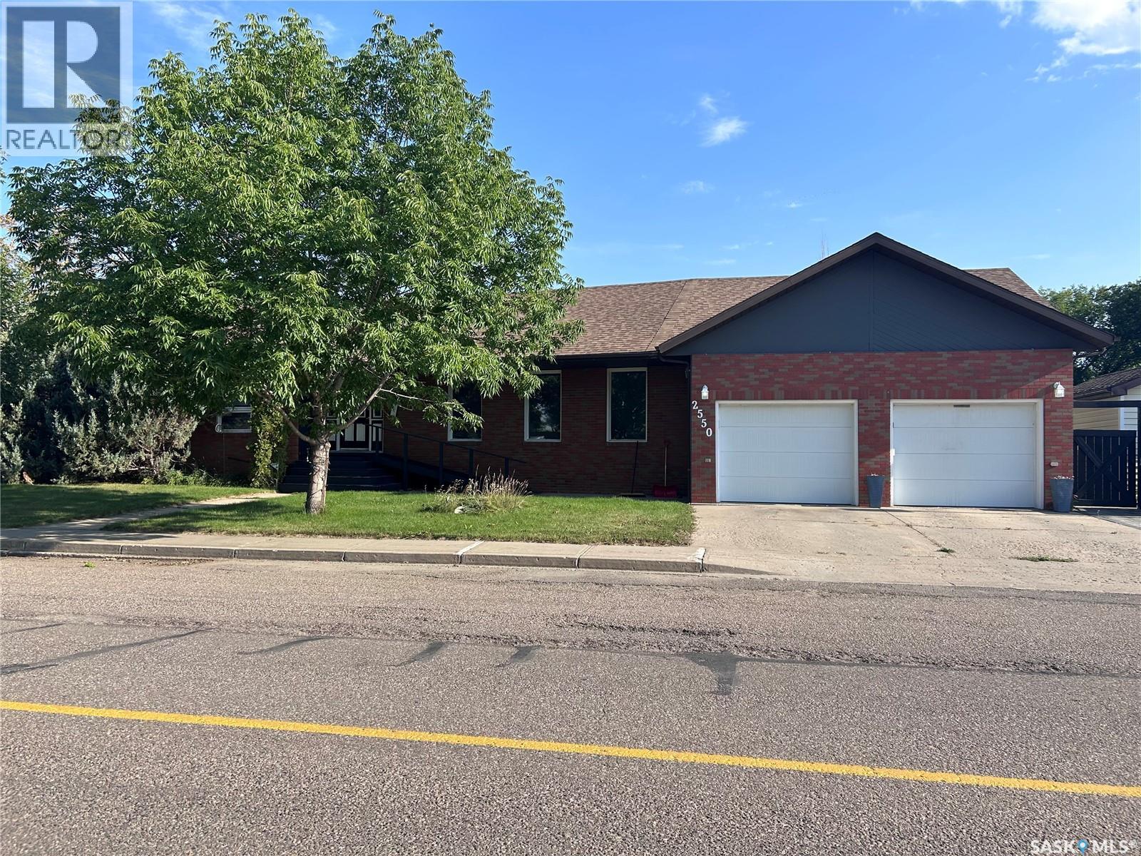 2550 Cardinal Cres, North Battleford, SK S9A 3W9