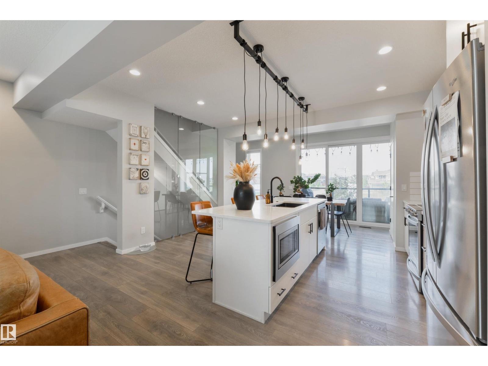 8273 Chappelle Way SW, Edmonton, AB T6W 1A6