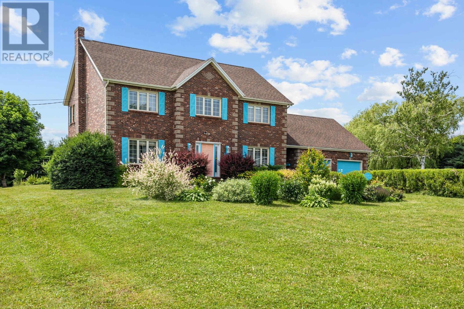 123 Heron Ave, Summerside, PE C1N 4Y8