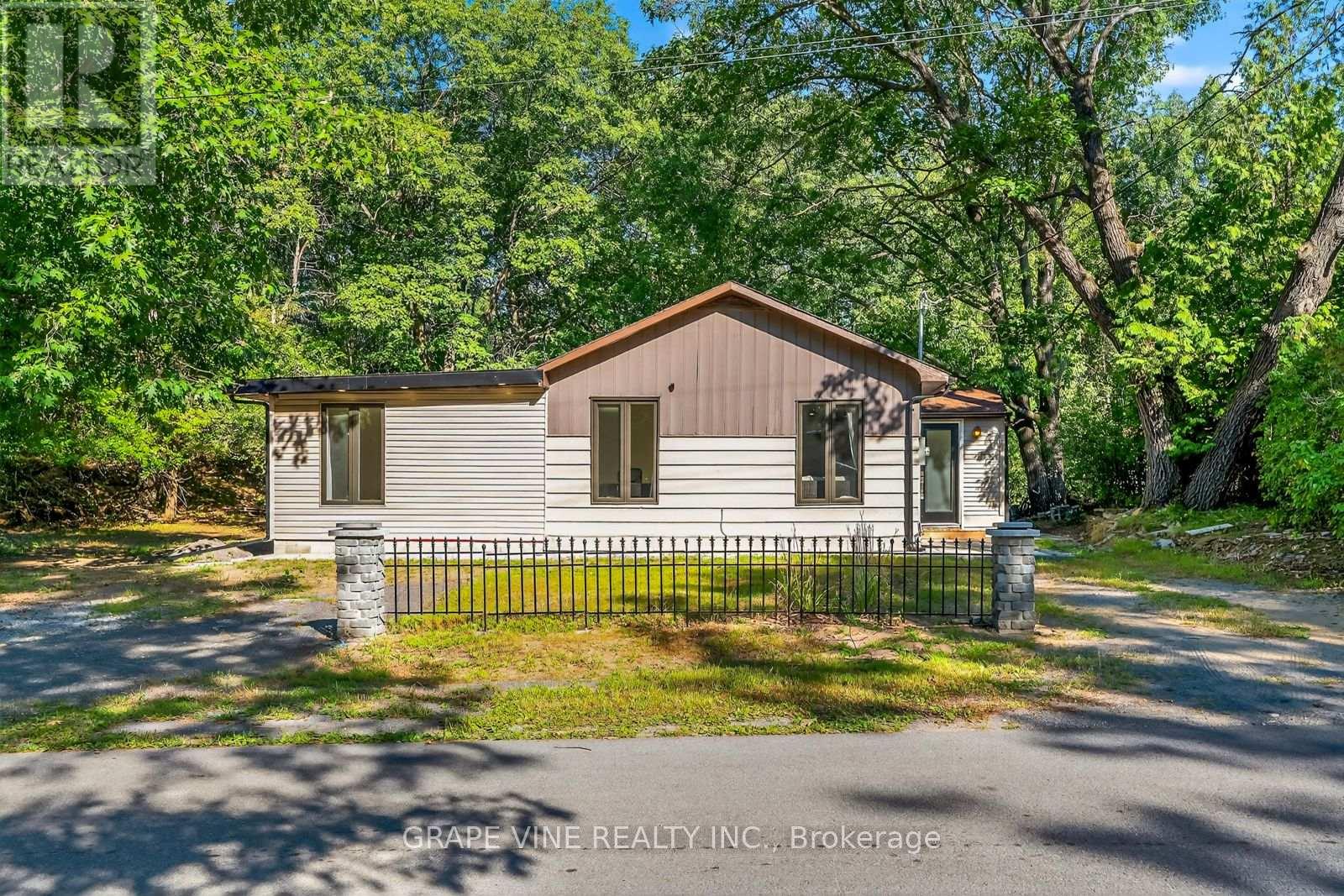 125 Hunter Cres, Ottawa, ON K0A 3M0